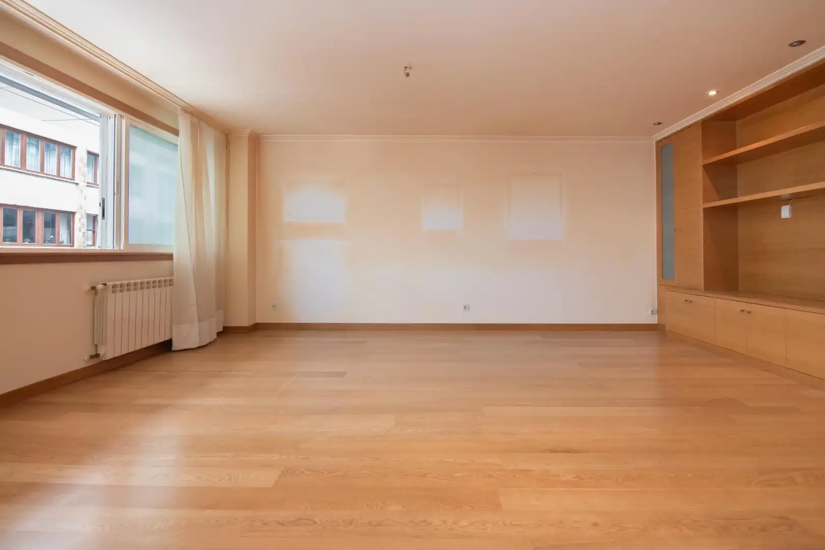 Sala d'estar de Pis en venda en A Coruña Capital  amb Aire condicionat, Calefacció i Traster