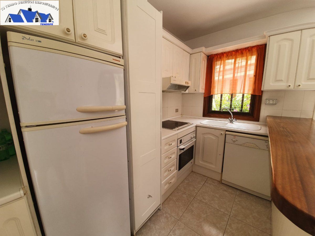 Cuina de Pis de lloguer en Puerto de la Cruz amb Terrassa i Piscina comunitària