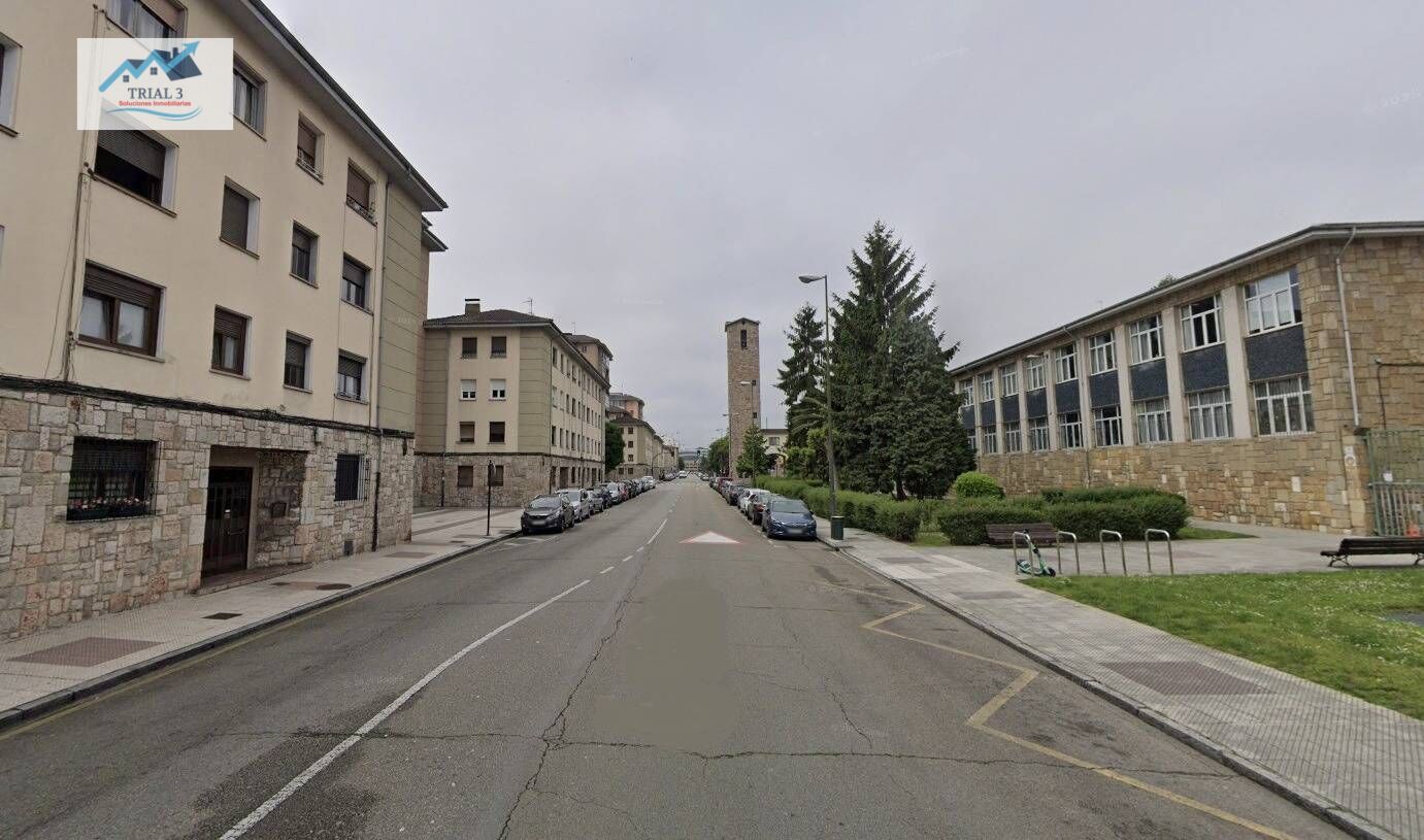 Vista exterior de Pis en venda en Oviedo  amb Terrassa i Balcó
