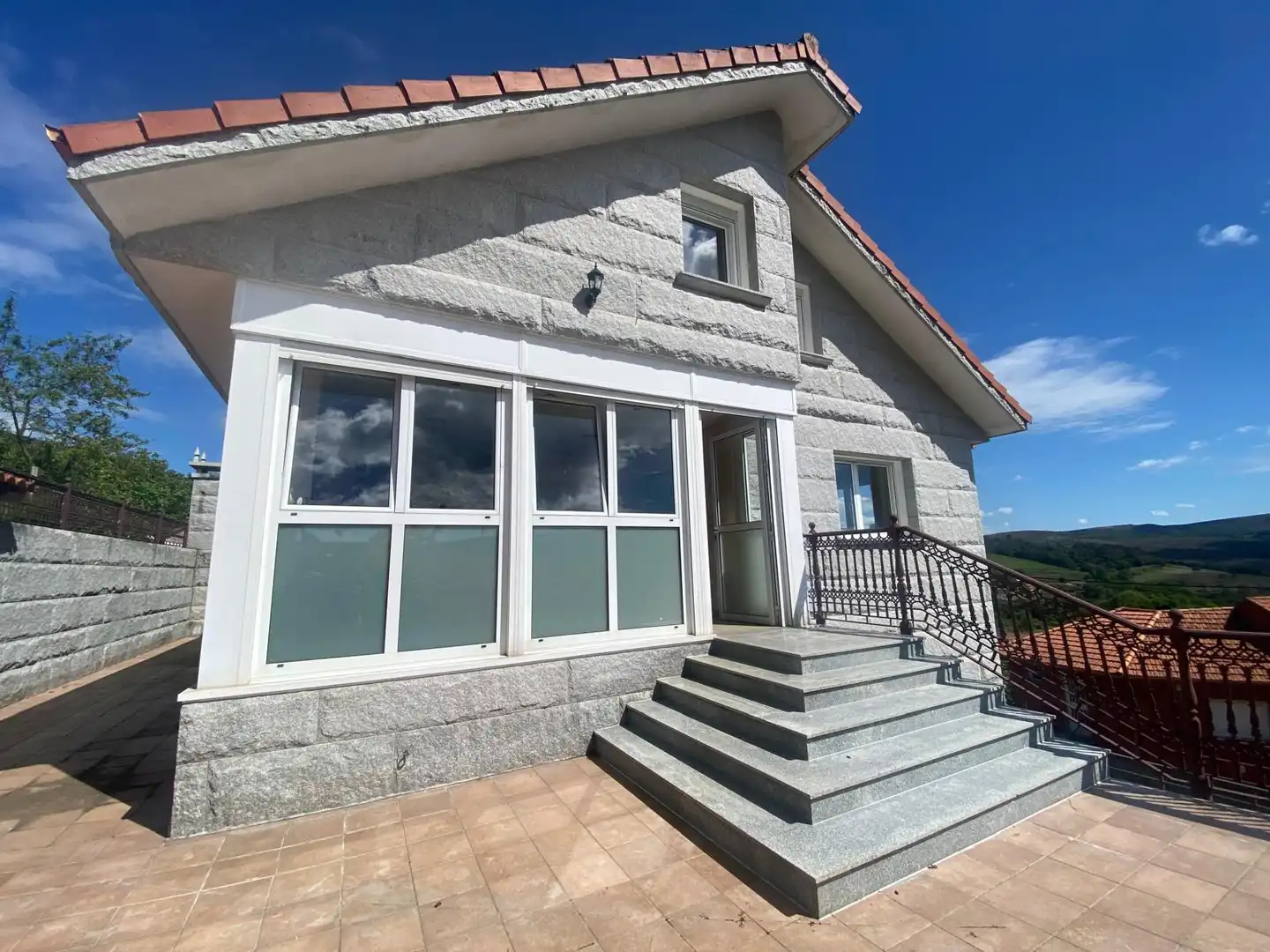 Vista exterior de Casa o chalet en venta en O Irixo con Calefacción, Jardín privado y Parquet
