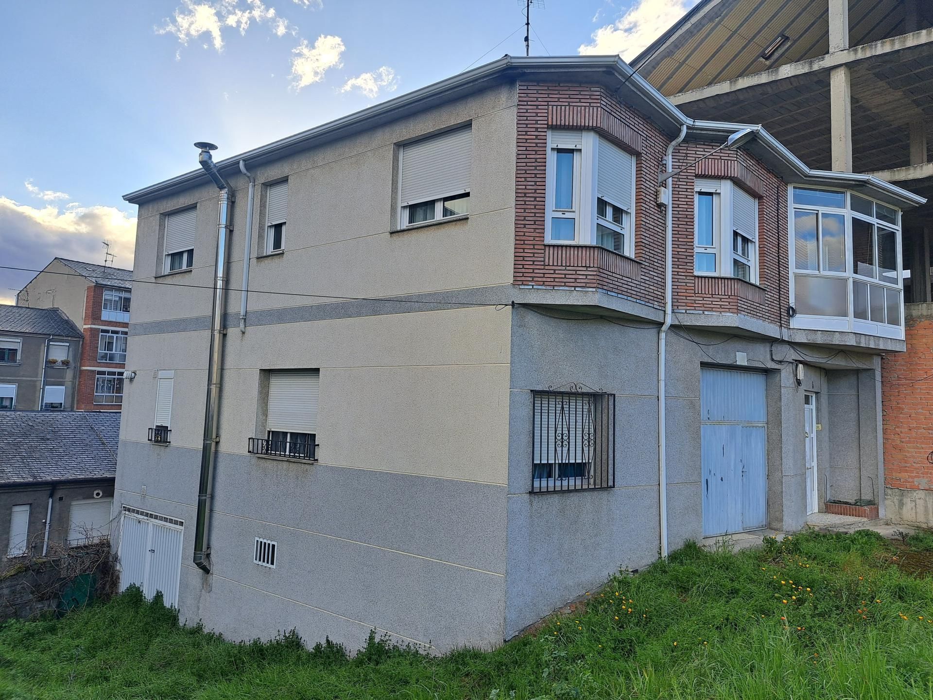 Exterior view of House or chalet for sale in Ponferrada