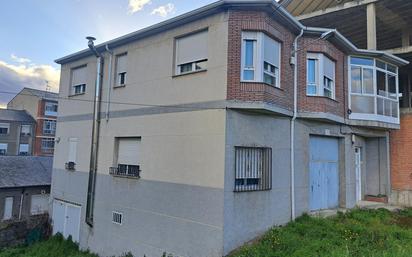 Vista exterior de Casa o xalet en venda en Ponferrada