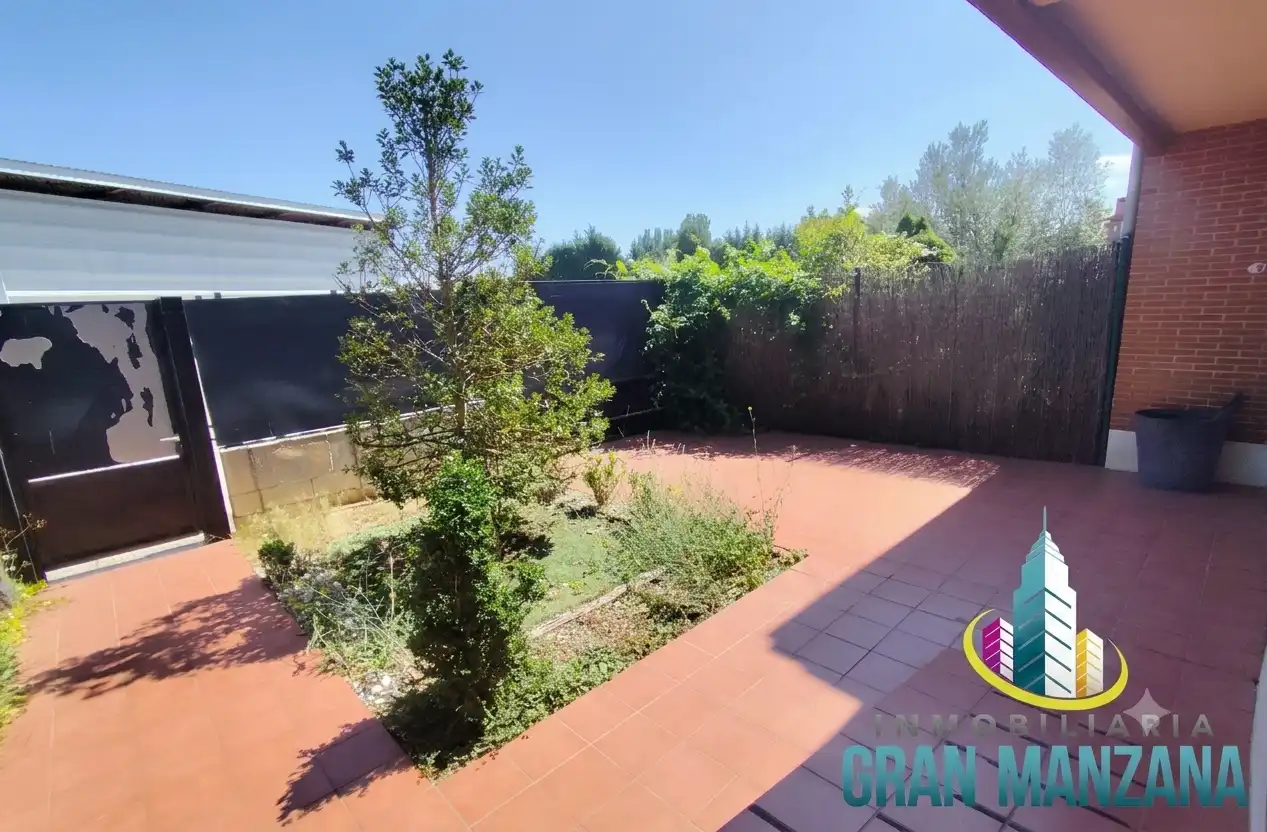 Habitatge amb jardí en venda a Calle Logroño 28, imagen 3