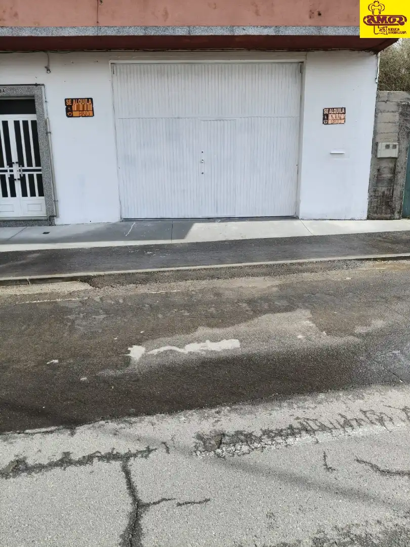 Vista exterior de Local de lloguer en Santiago de Compostela 