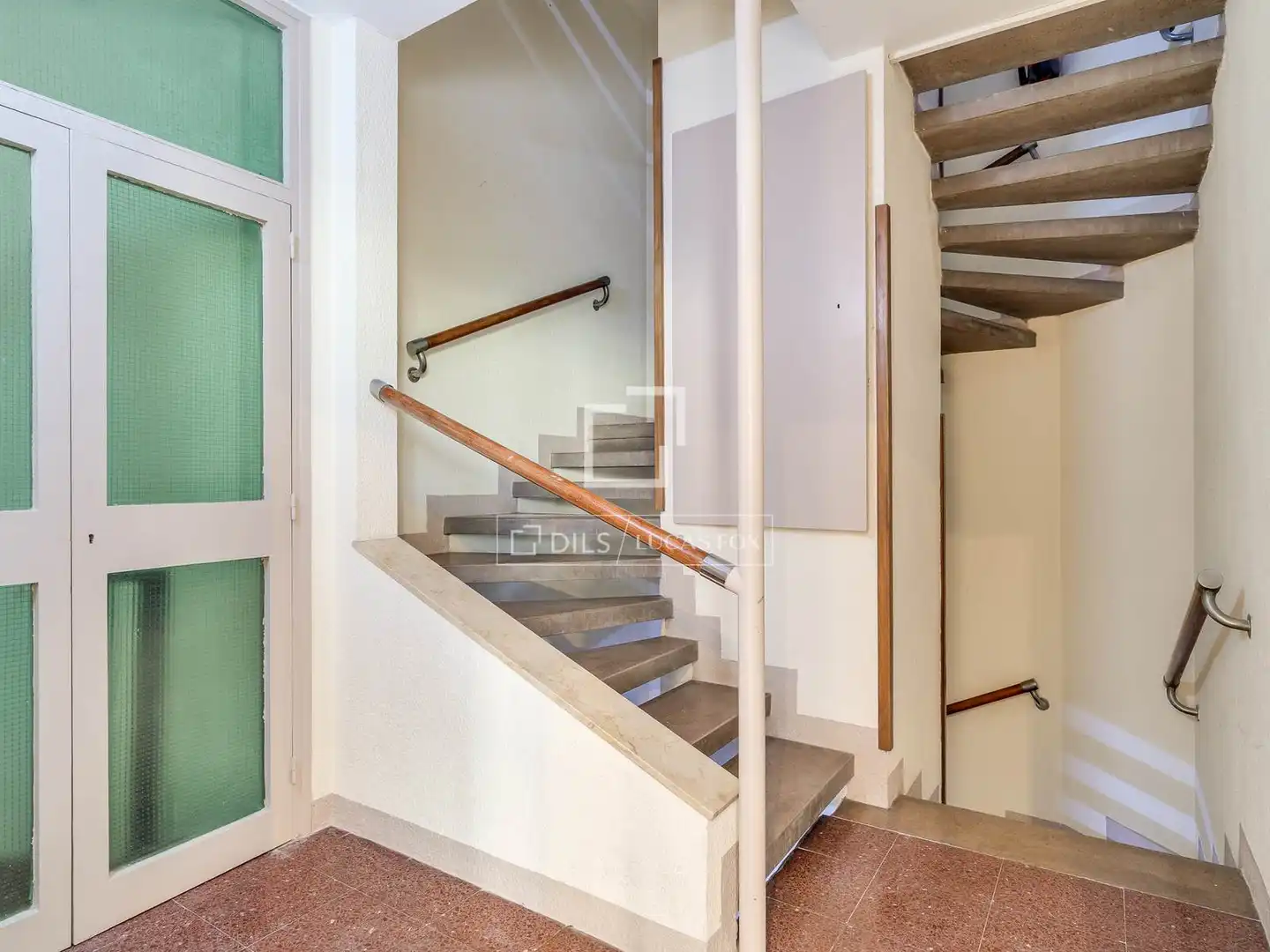 Wohnung zum Verkauf in Barcelona mit Heizung, Terrasse und Abstellraum