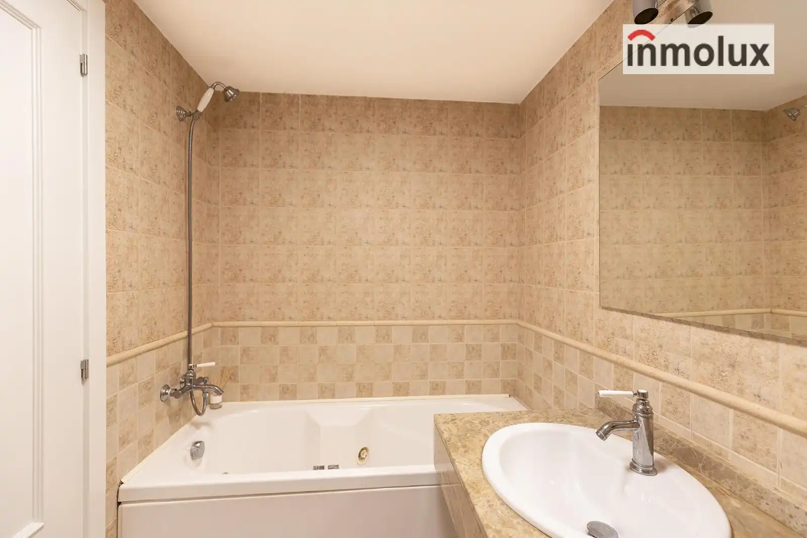 Badezimmer von Maisonette zum Verkauf in Alicante / Alacant mit Klimaanlage, Heizung und Terrasse