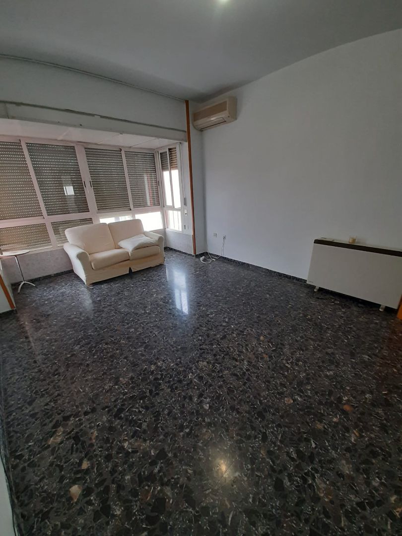 Sala d'estar de Pis en venda en Úbeda amb Aire condicionat, Calefacció i Balcó