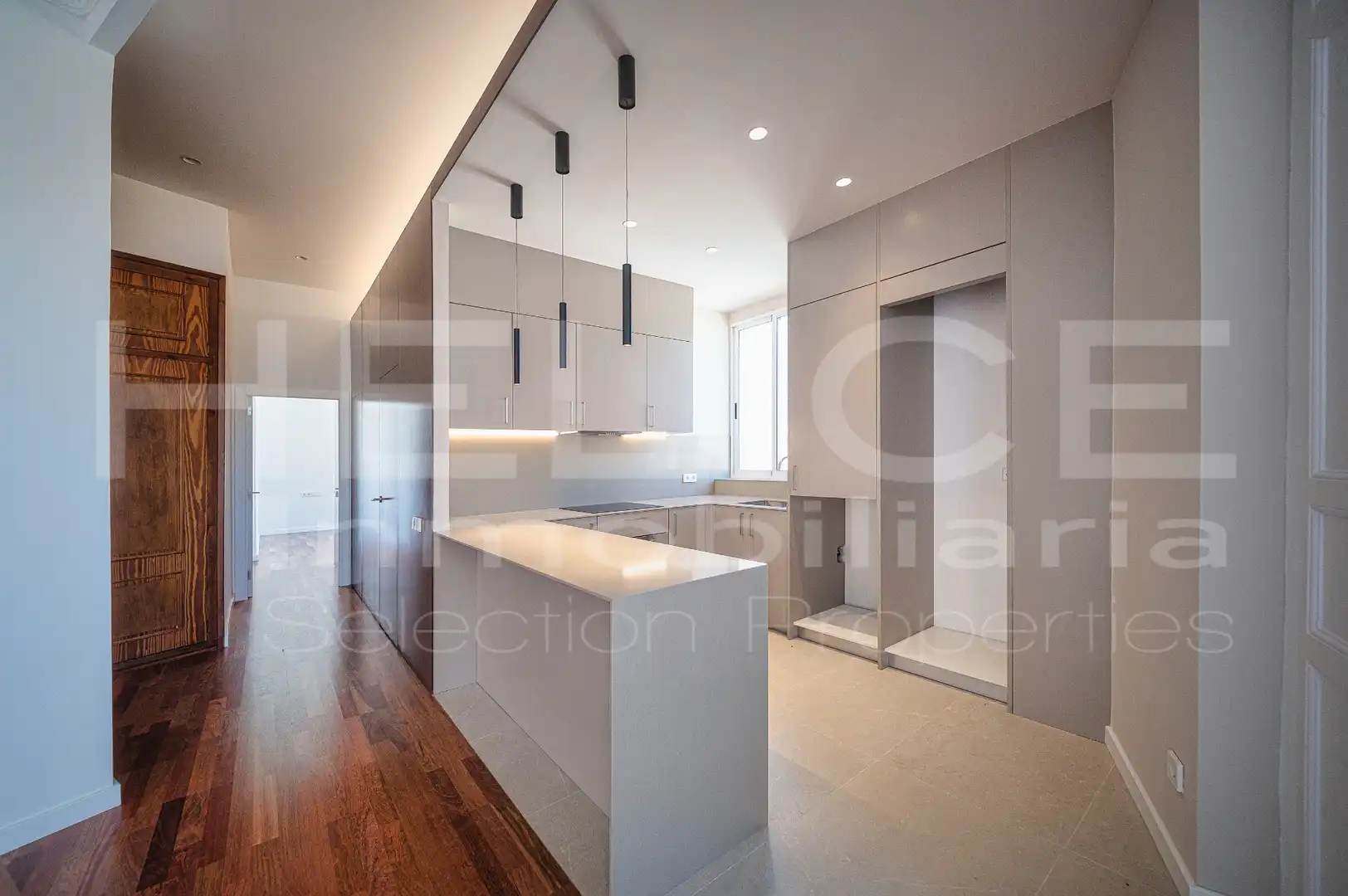 Flat with lift to rent in Carrer d'Alacant 21