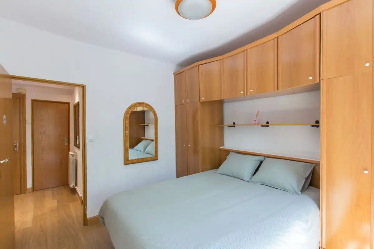 Schlafzimmer von Wohnung zur Miete in  Pamplona / Iruña mit Heizung und Balkon