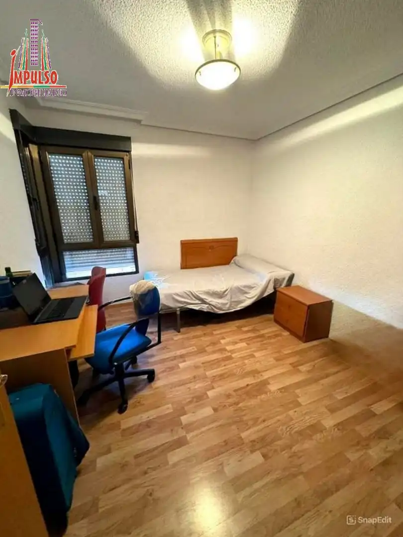 Habitación de Piso en venta en Albacete con Calefacción, Amueblado y Balcón