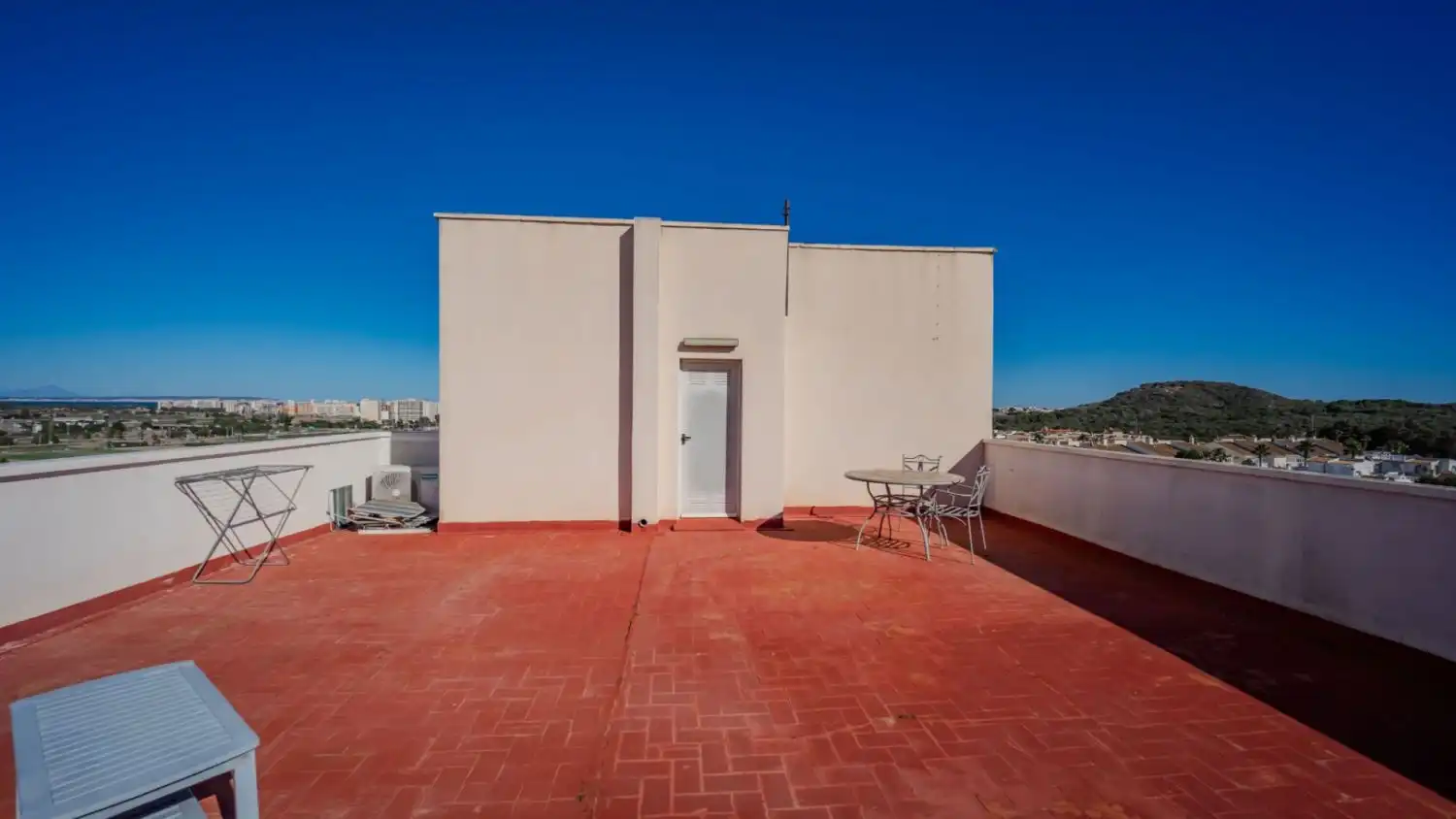 Terraza de Piso de alquiler en Guardamar del Segura con Aire acondicionado, Terraza y Piscina comunitaria