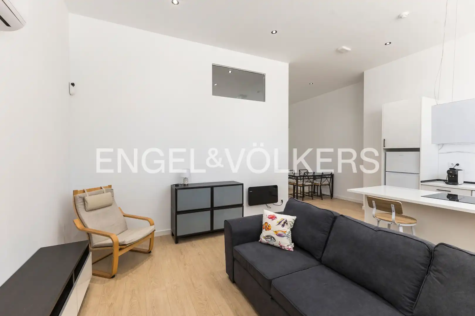 Sala de estar de Piso de alquiler en San Sebastián de los Reyes con Aire acondicionado y Calefacción