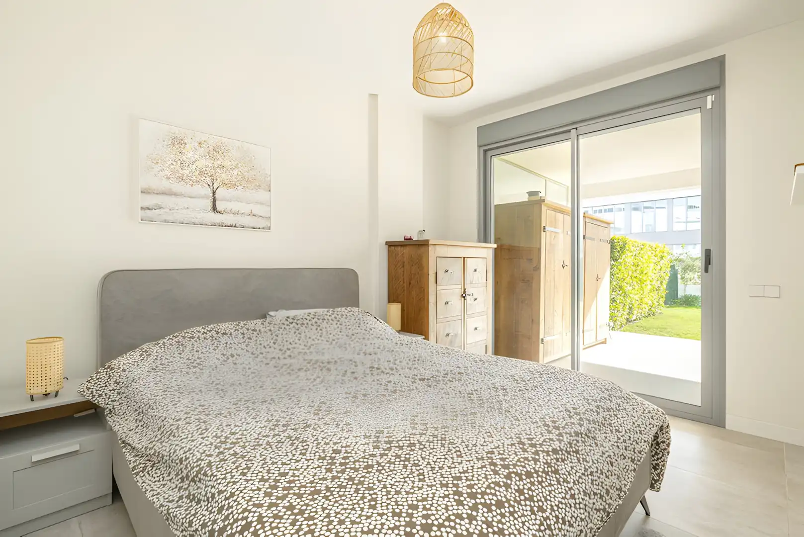 Dormitori de Apartament en venda en Estepona amb Aire condicionat, Jardí privat i Terrassa