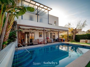 Casa con piscina in vendita a Carmençó