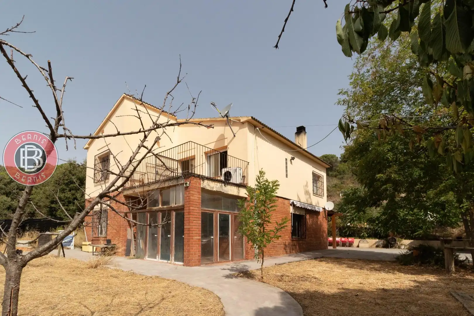 Vista exterior de Finca rústica en venda en Els Hostalets de Pierola amb Calefacció, Jardí privat i Parquet