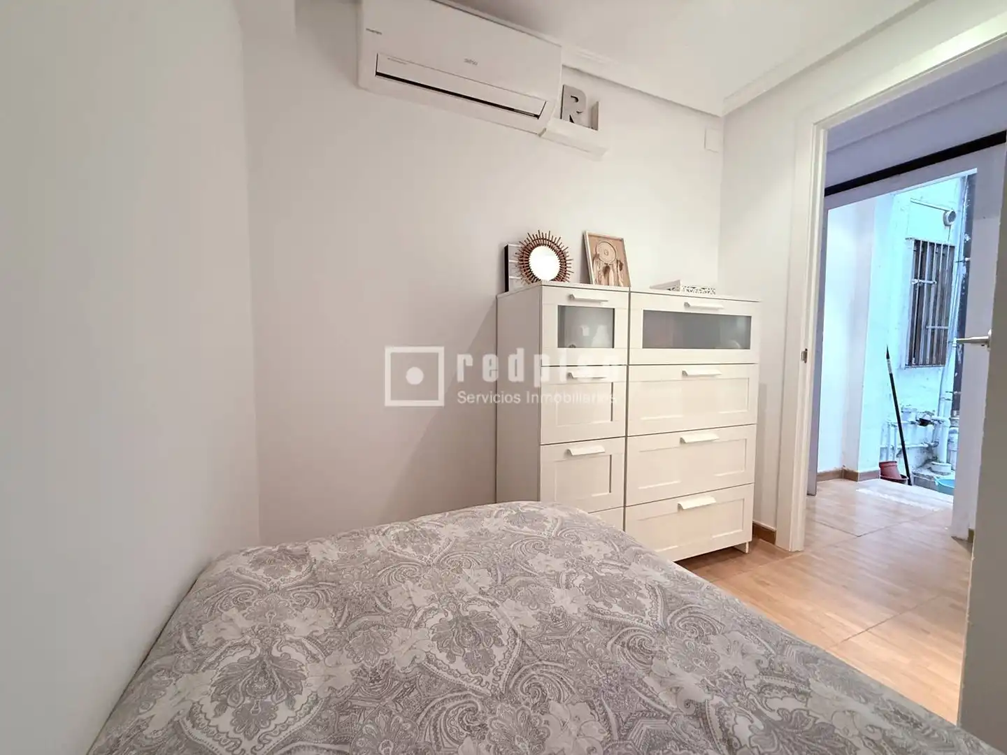 Bedroom of Flat for sale in Valencia  with Air Conditioner and Terrace