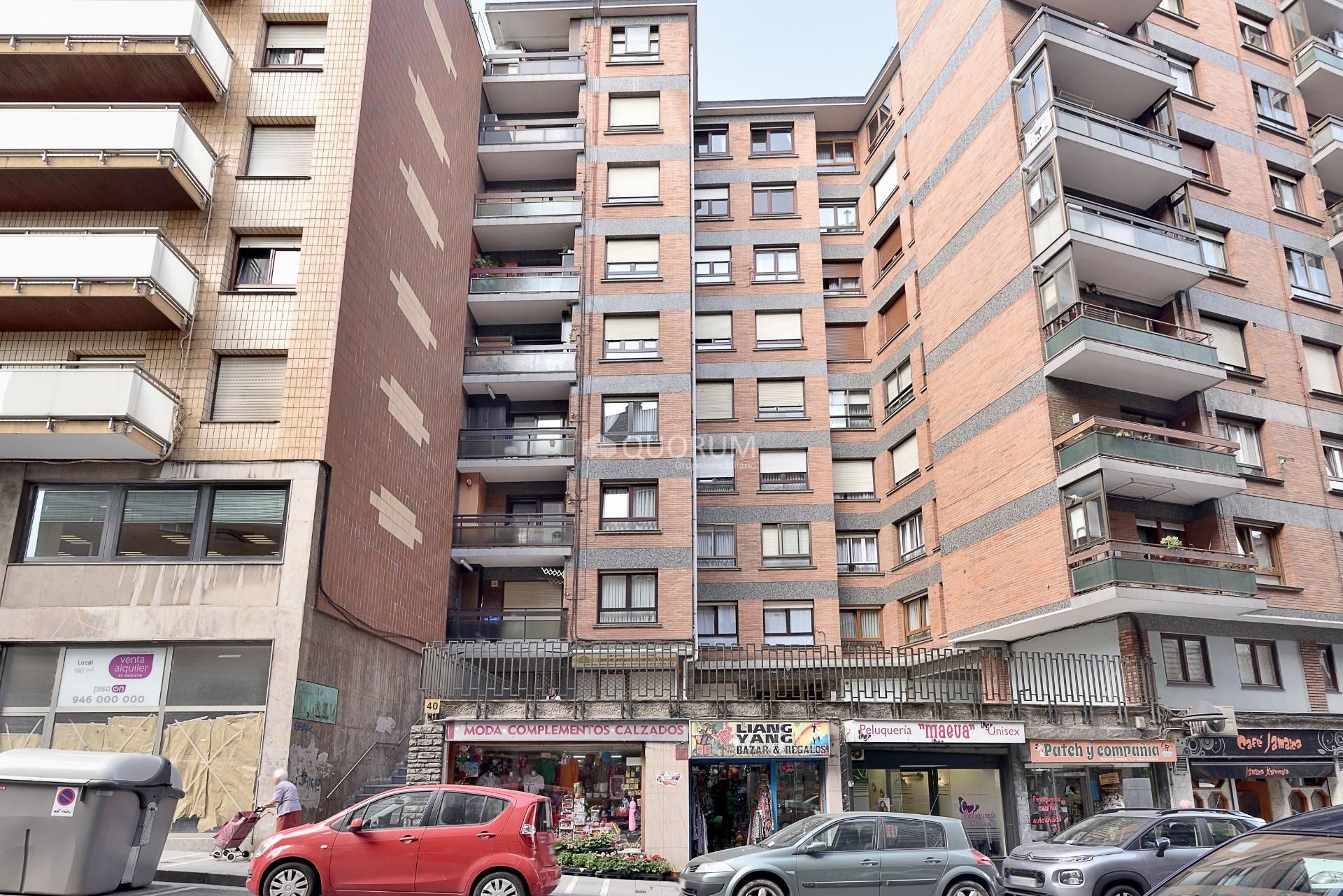 Exterior view of Flat for sale in Basauri   with Balcony