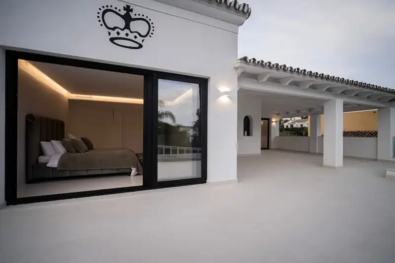 Chalet con terraza en venta en Nueva, imagen 37