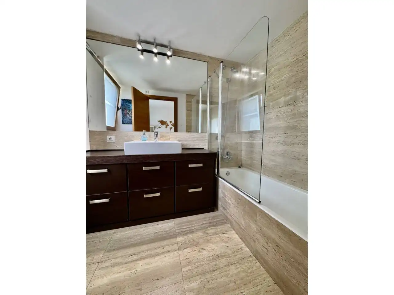 Bathroom of Flat for rent in  Palma de Mallorca  with Air Conditioner, Heating and Parquet flooring