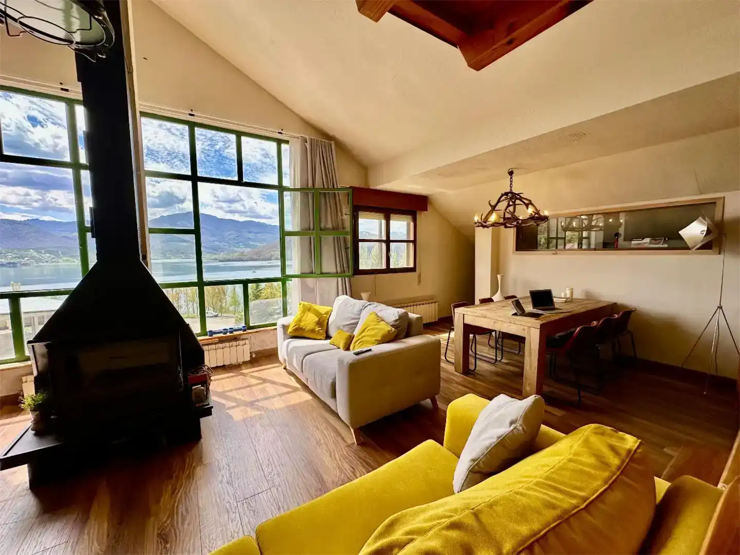 Sala de estar de Piso en venta en Riaño con Trastero y Amueblado