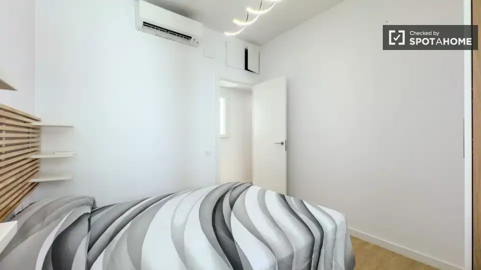 Habitación de Piso de alquiler en Barcelona con Aire acondicionado, Calefacción y Amueblado