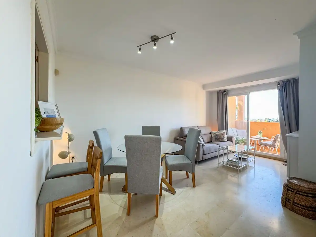 Sala d'estar de Pis en venda en Marbella amb Aire condicionat, Terrassa i Traster