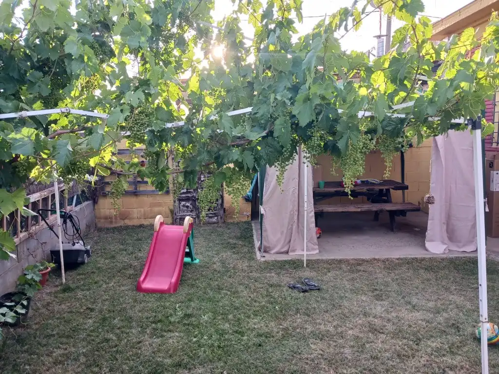 Garden of Houses for sale in Villaquilambre