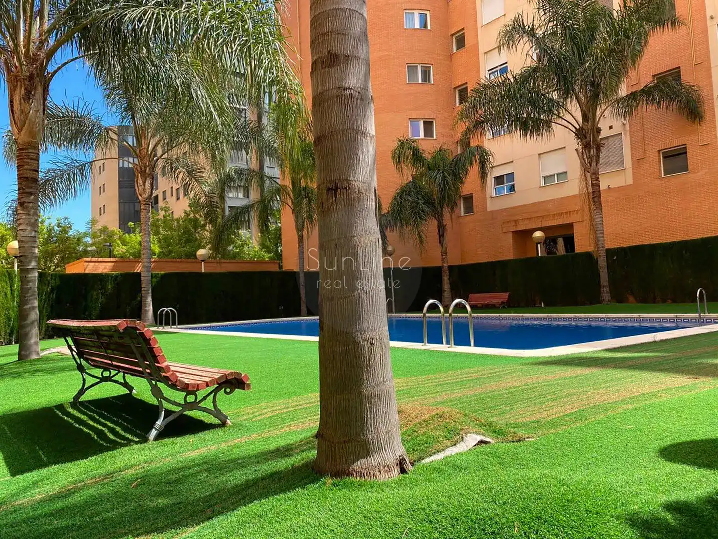 Swimming pool of Flat for rent in Valencia  with Air Conditioner, Terrace and Storage room