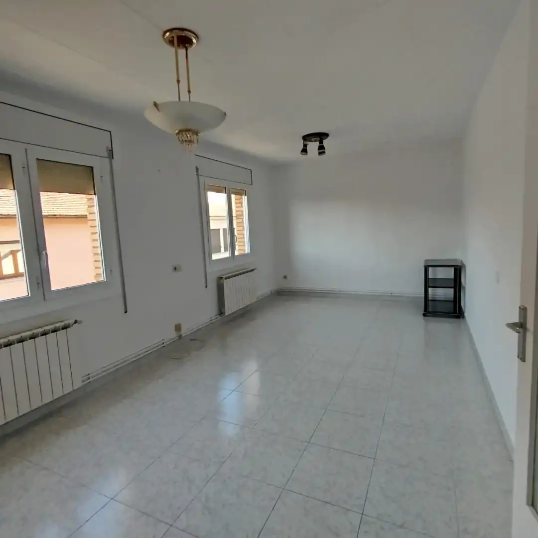 Sala d'estar de Pis de lloguer en Casserres amb Calefacció i Balcó