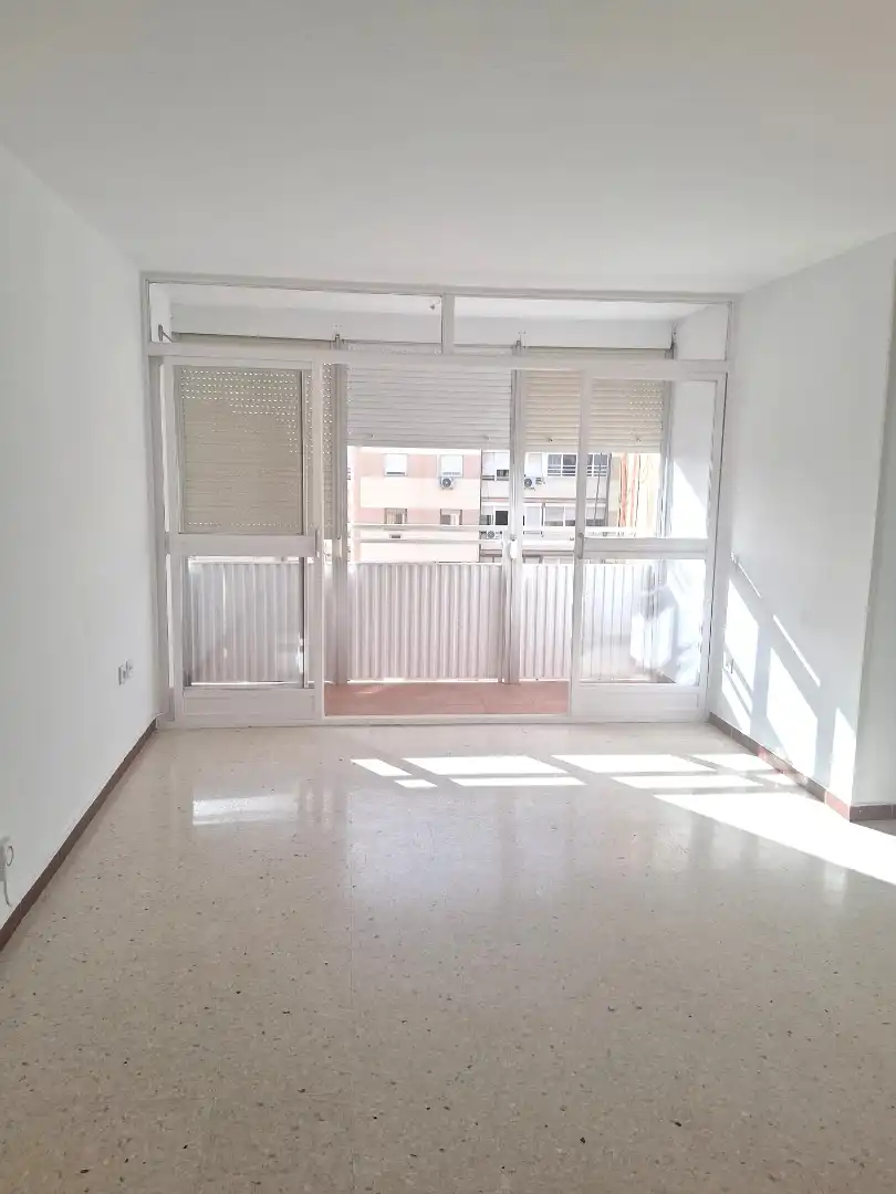 Schlafzimmer von Wohnung zur Miete in Sevilla mit Klimaanlage, Terrasse und Waschmaschine