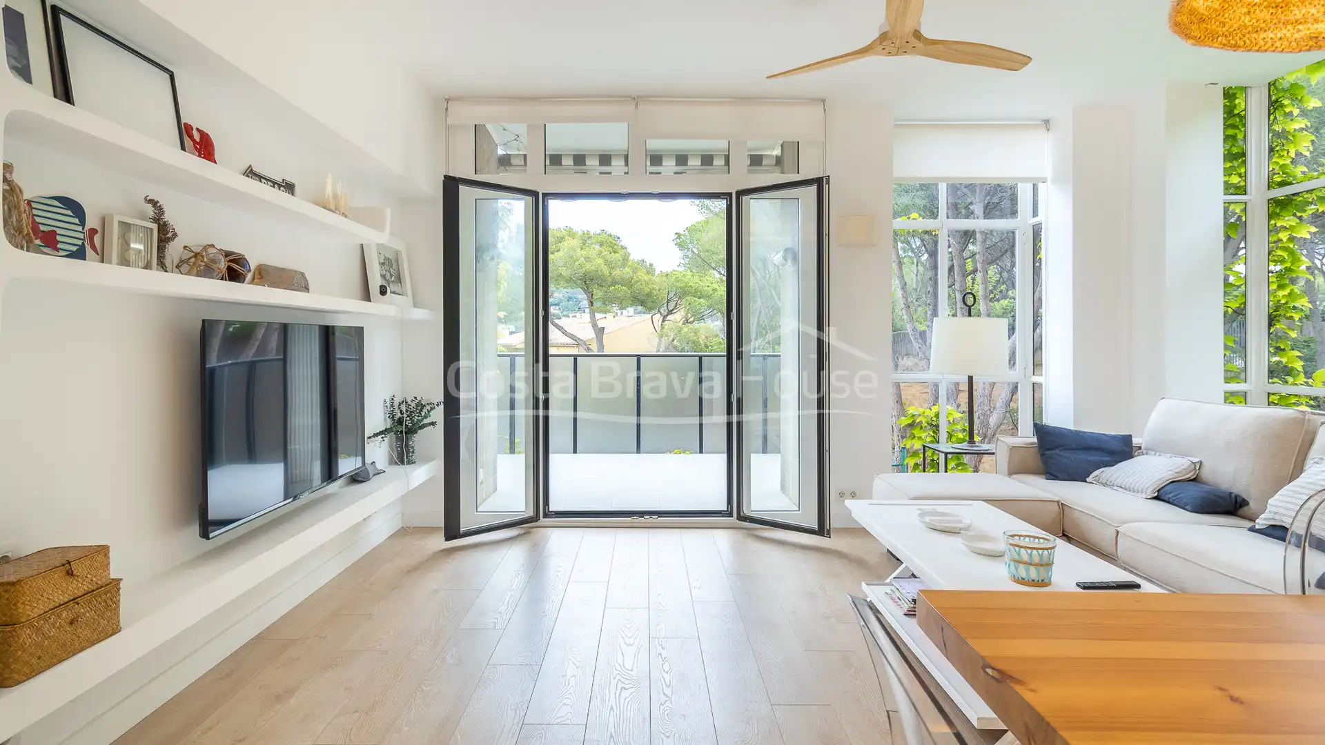 Living room of Apartments for sale in Palafrugell  with Air Conditioner, Heating and Parquet flooring