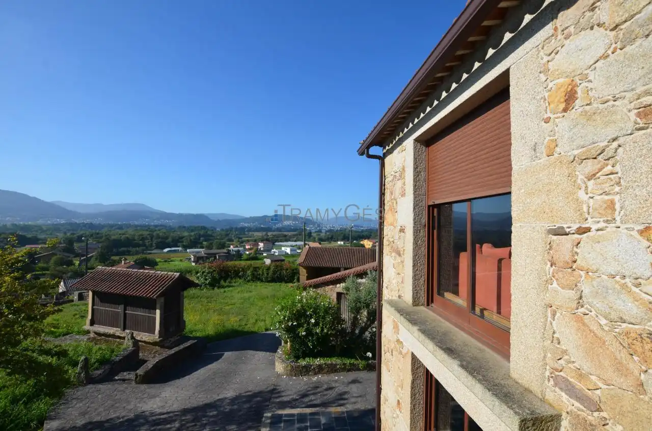 Vista exterior de Finca rústica en venta en O Rosal   con Calefacción, Jardín privado y Terraza