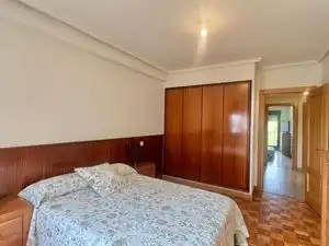 Dormitori de Pis en venda en Siero amb Calefacció, Parquet i Terrassa