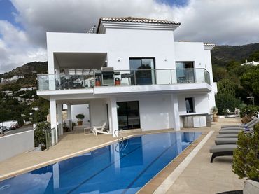 Casa amb piscina en venda a Mijas pueblo