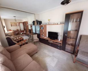 Living room of Flat for sale in Salamanca Capital  with Heating, Furnished and Oven