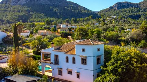 Villa familiar con piscina y campo de frutales cerca del centro de Orba