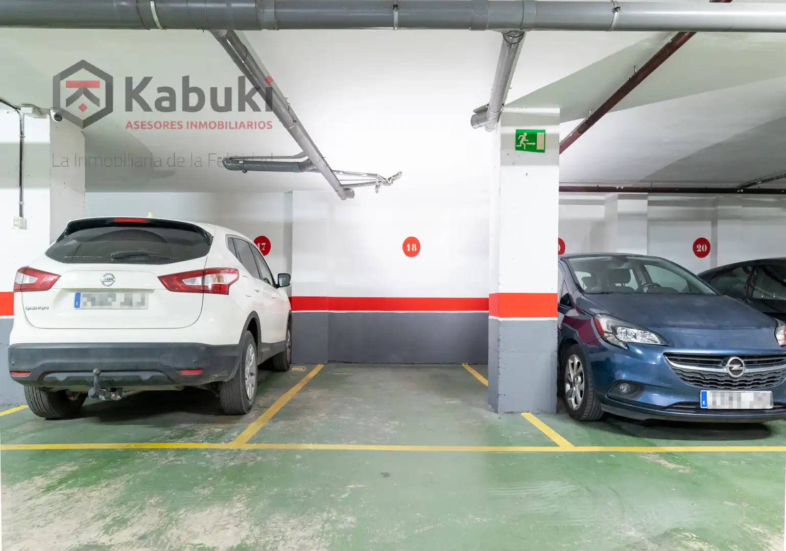 Parking of Flat for rent in Granada  with Air Conditioner, Heating and Terrace