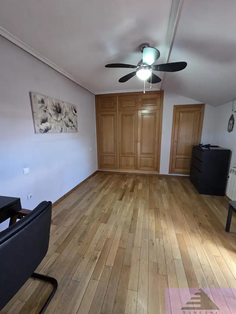 Schlafzimmer von Dachboden zum Verkauf in Seseña mit Heizung, Terrasse und Abstellraum