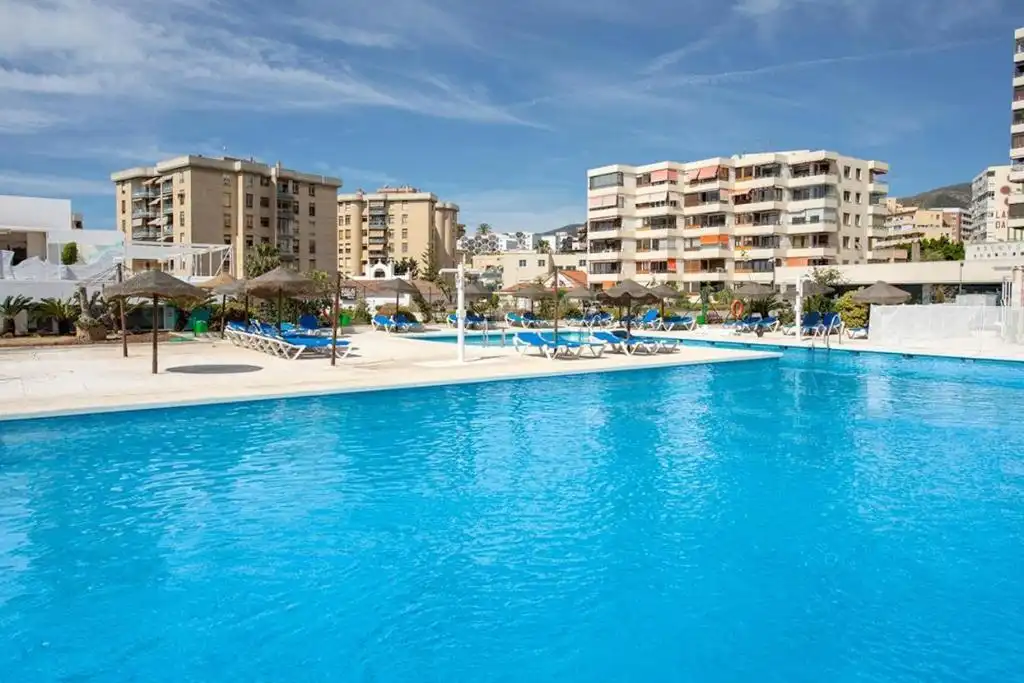 Piscina de Apartamento en venta en Torremolinos con Aire acondicionado, Calefacción y Piscina