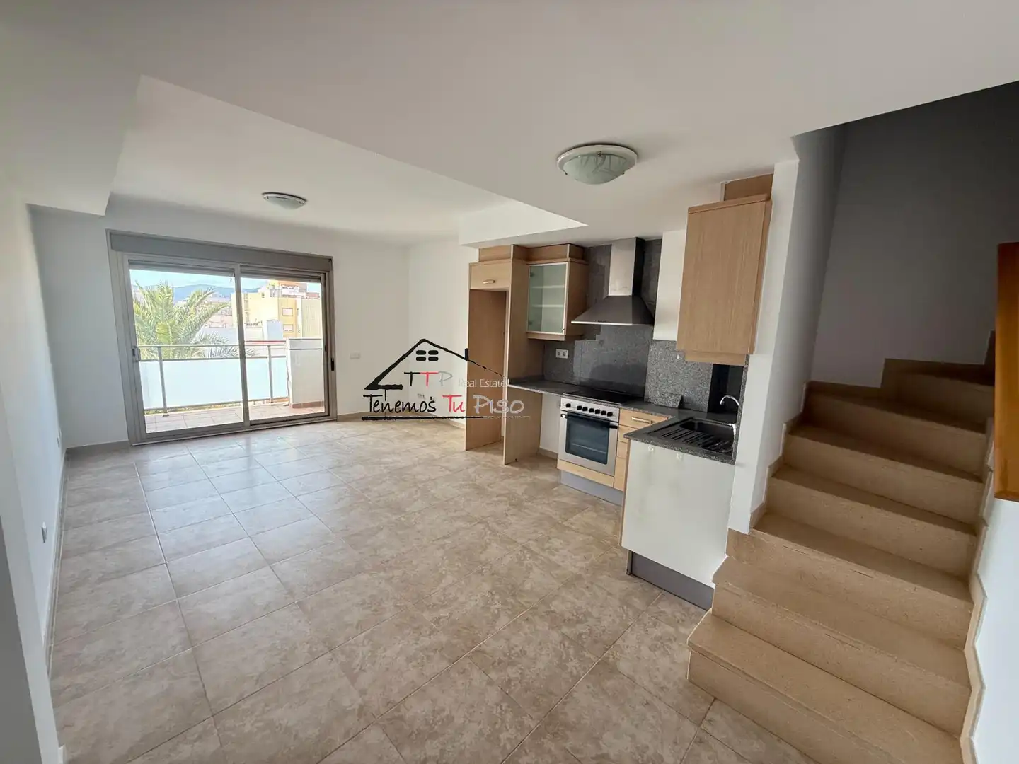 Wohnzimmer von Dachboden zum Verkauf in Benicarló mit Klimaanlage, Terrasse und Balkon