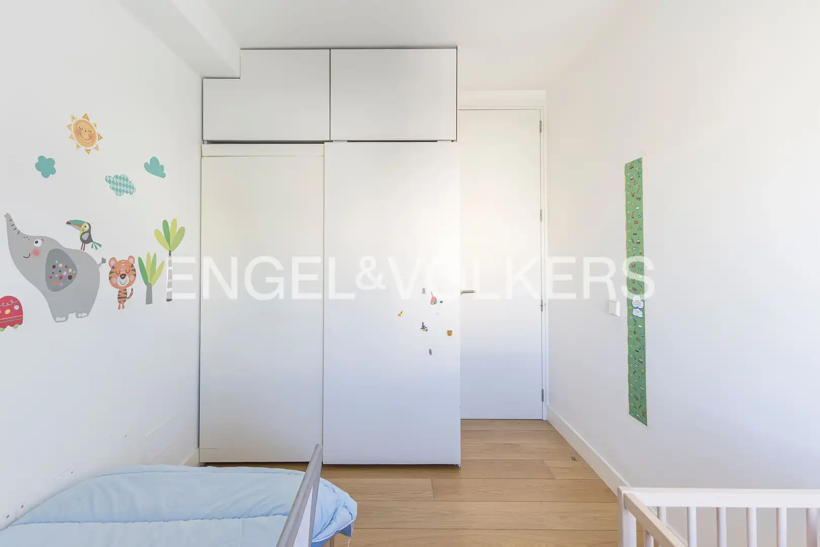 Schlafzimmer von Dachboden zur Miete in Madrid mit Klimaanlage, Heizung und Terrasse