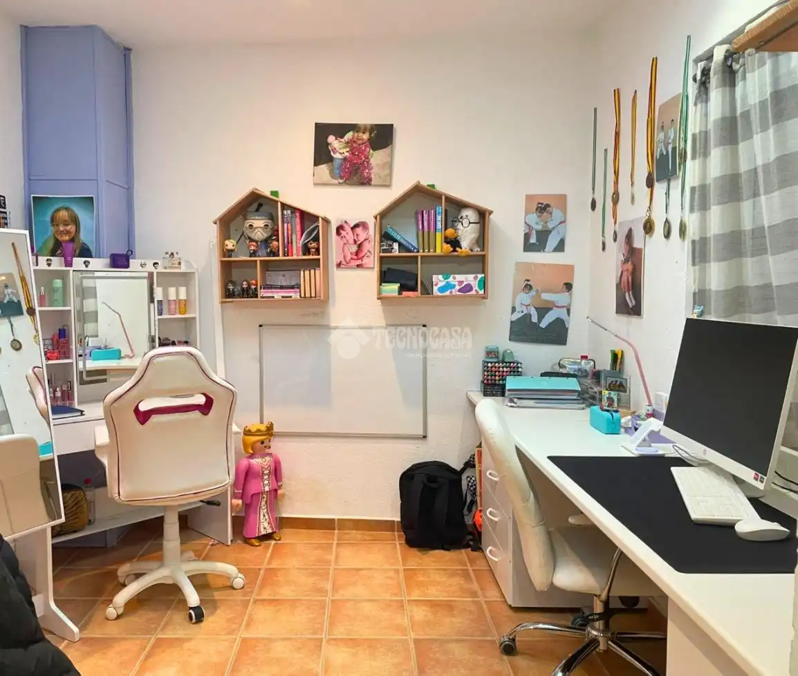 Flat for sale in Chiclana de la Frontera  with Air Conditioner