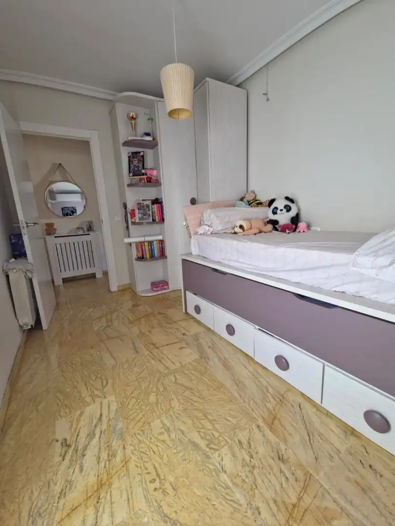 Habitación de Ático en venta en Andújar con Aire acondicionado, Terraza y Amueblado