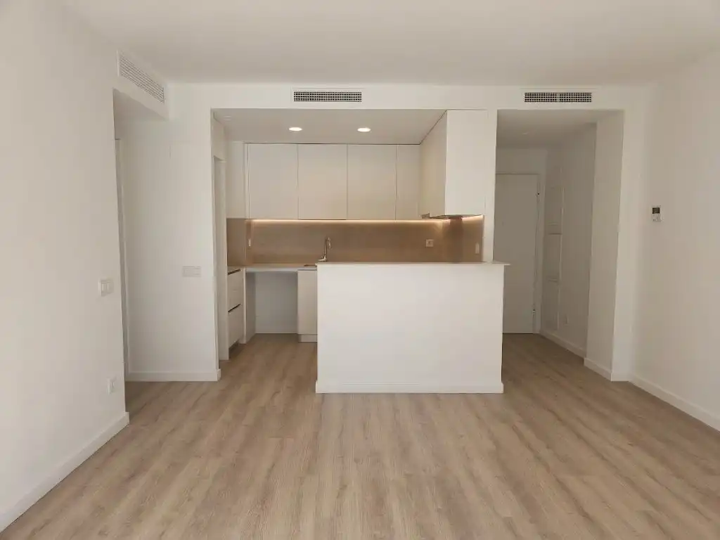 Piso en venta en Cornellà de Llobregat, Barcelona