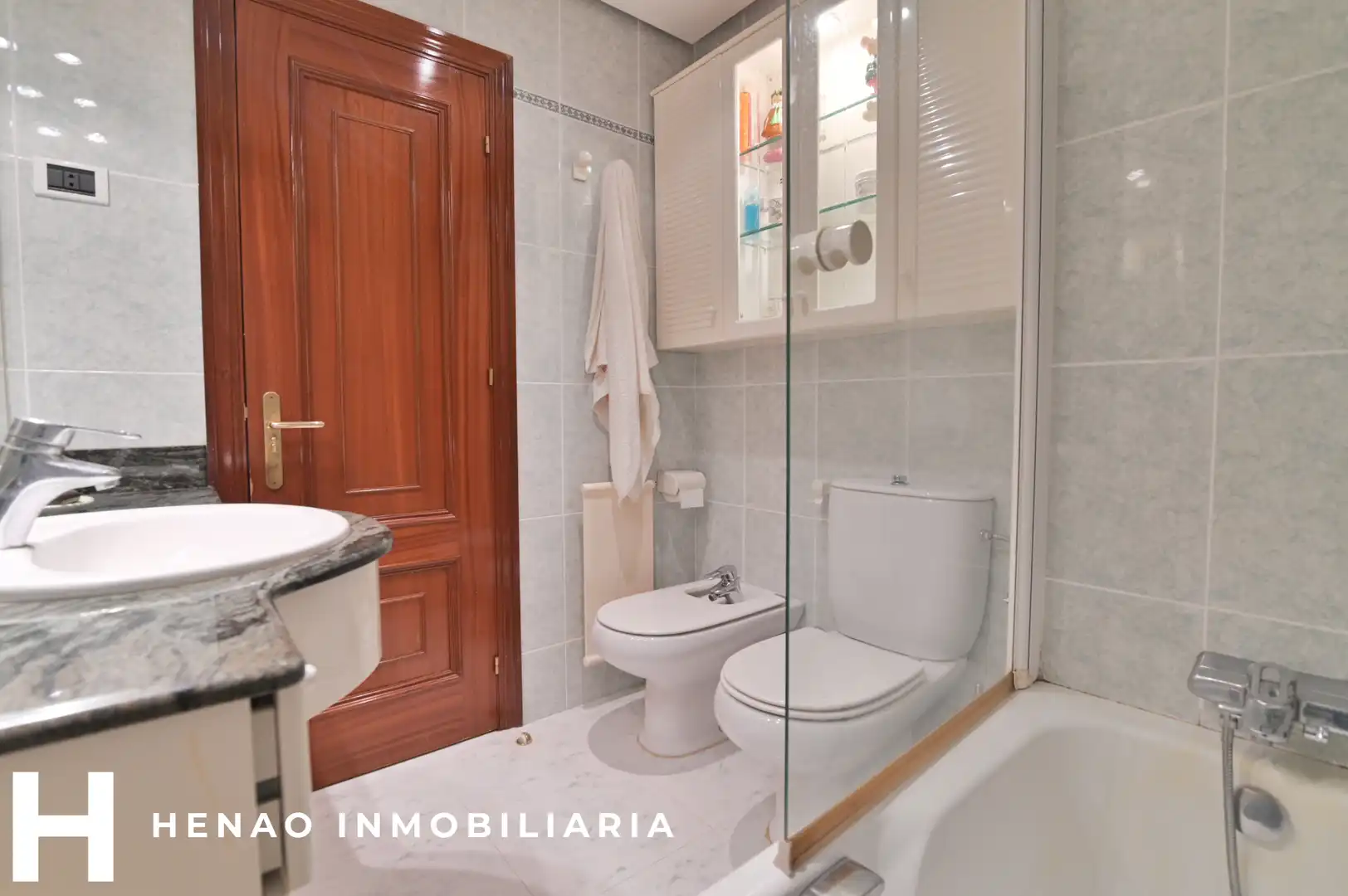 Bedroom of Flat for sale in Bilbao   with Heating, Parquet flooring and Terrace