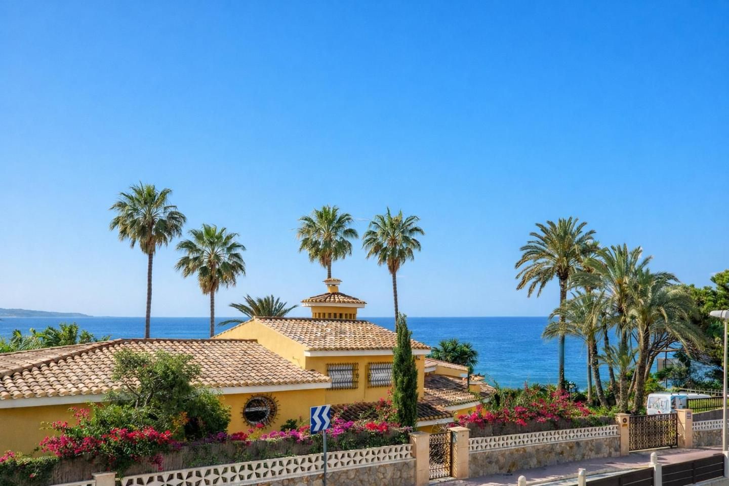 Vista exterior de Casa adosada en venta en Santa Pola con Aire acondicionado, Terraza y Trastero