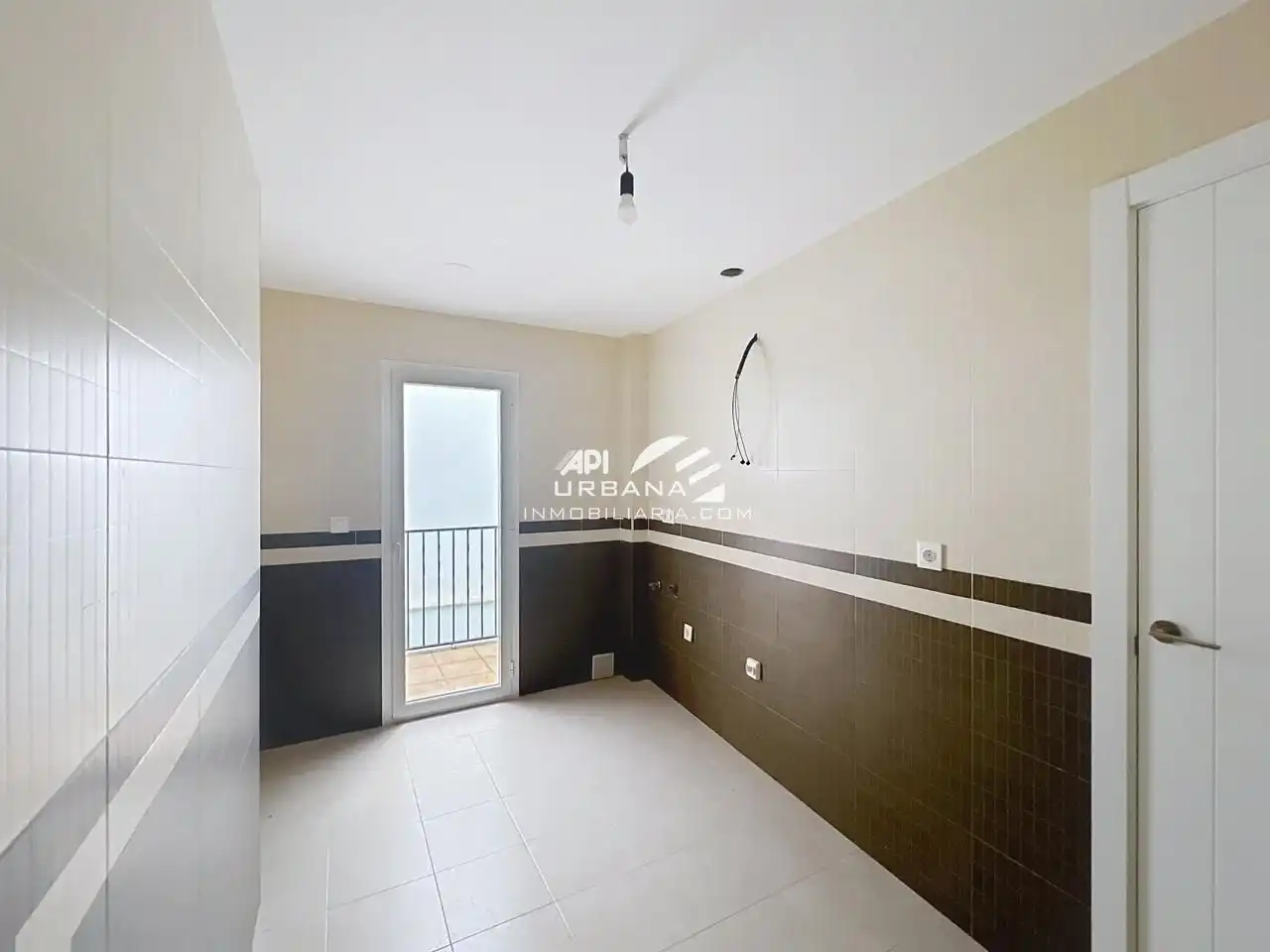 Ground floor for sale in Lucena  with Terrace and Storage room