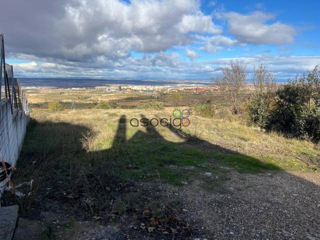 Terreno en Venta en Robles, 338 en El Clavín - Valdeluz