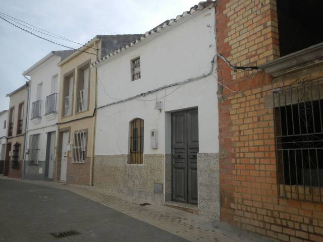 Casa adosada en Venta en C/ Iglesia de Navarredonda en El Saucejo