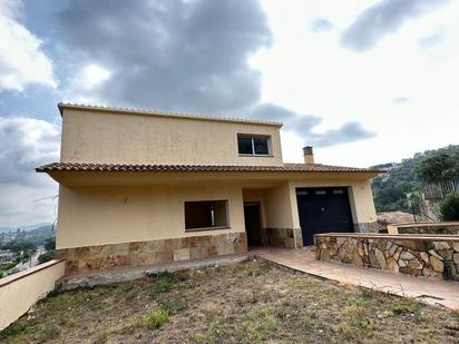 Vista exterior de Casa o xalet en venda en Maçanet de la Selva amb Terrassa